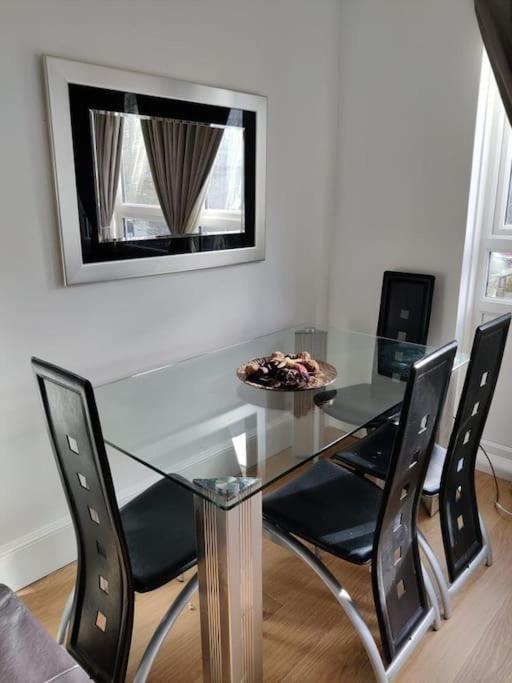 Lovely Kensington Flat London Exterior foto